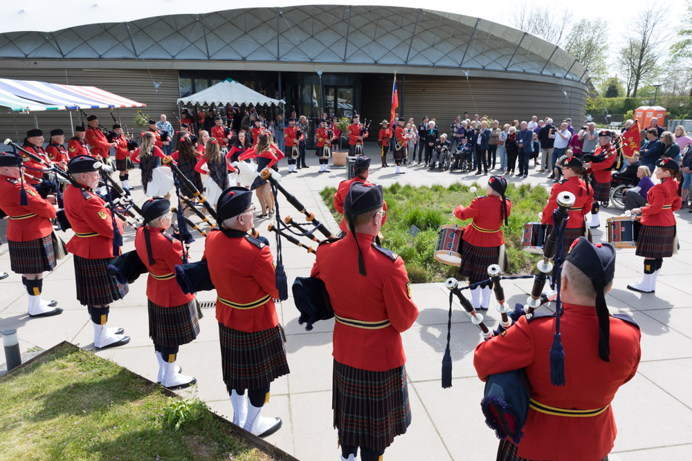 Britse veteranen bezoeken het vrijheidsmuseum in Groesbeek