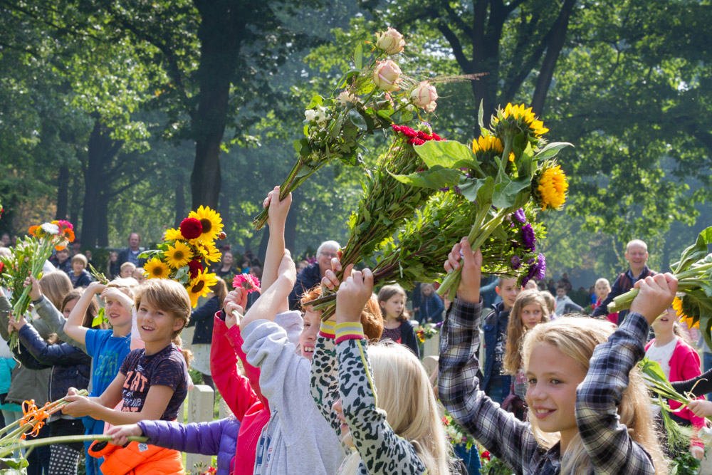 Fotoverslag Herdenking Airborne begraafplaats 2017