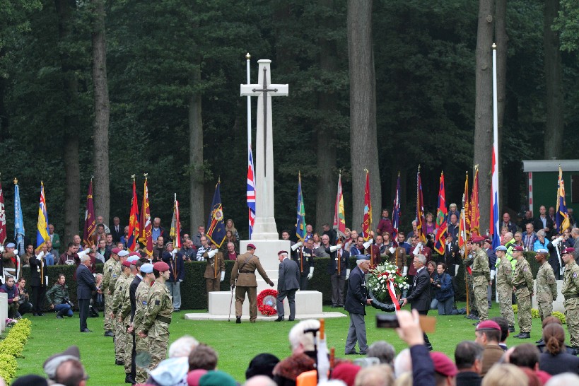 Airborne Herdenking Kerkhof Oosterbeek 2013