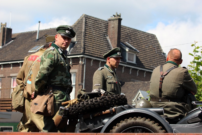Weekend at War