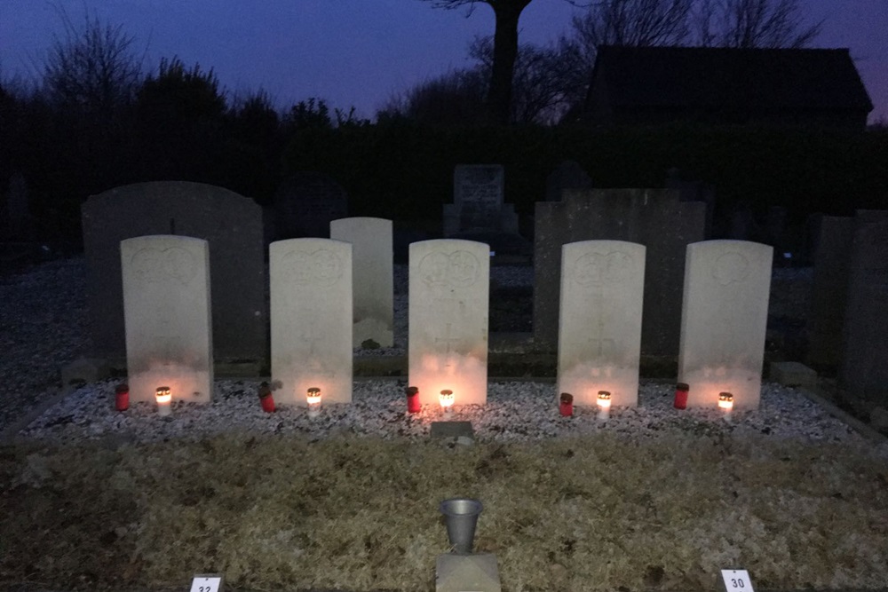 Extra foto's Lichtjes op Oorlogsgraven