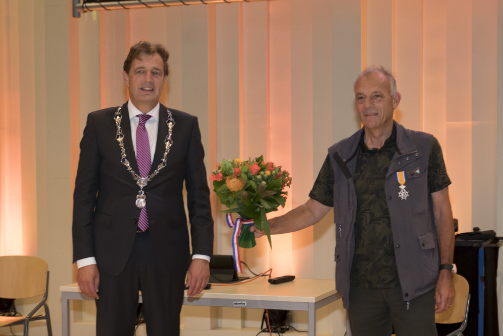 Ed van Seters uit Ede Ridder in de Orde van Oranje-Nassau