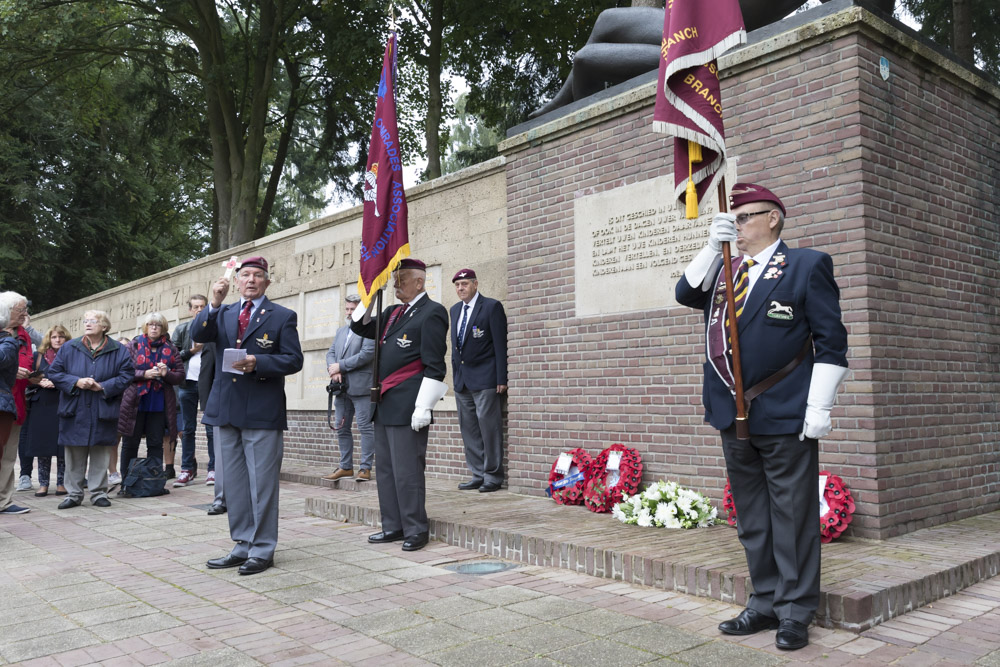 Photo report Commemoration Mausoleum and laying of flowers Ede Cemetery