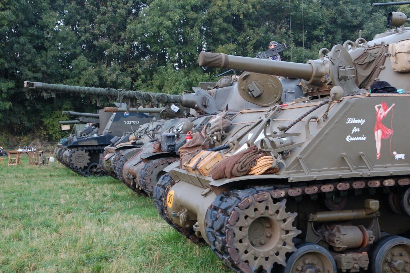 Fotoverslag Liberation Task Force in Grave en op de Ginkelse Heide