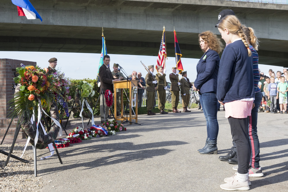 Fotoverslag Herdenking monument 101st Airborne Division Heteren