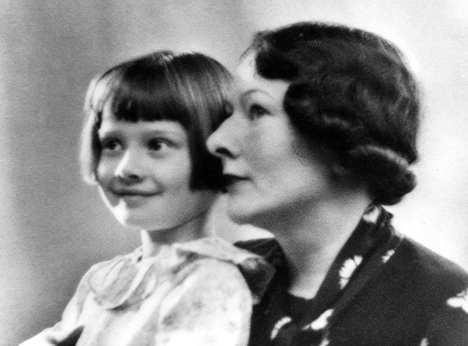 Onthulling familiegeheim Audrey Hepburn en haar moeder