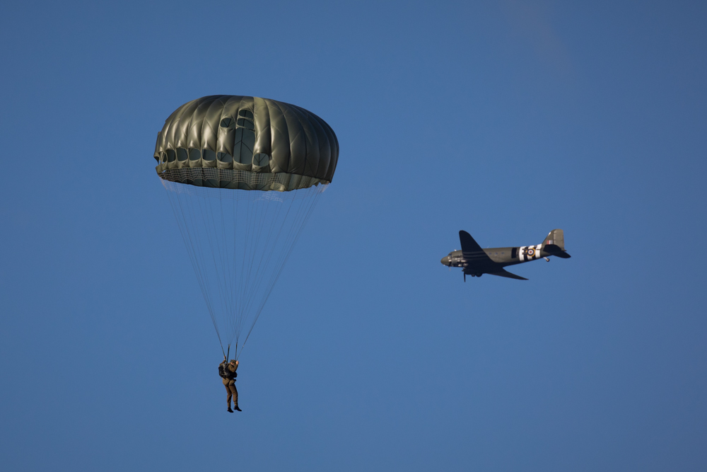 Fotoreportage Luchtlanding en herdenking Ginkelse Heide 2022