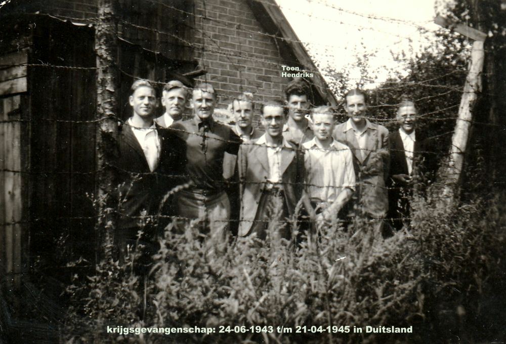 Wie is Toons kameraad uit Fallingbostel?