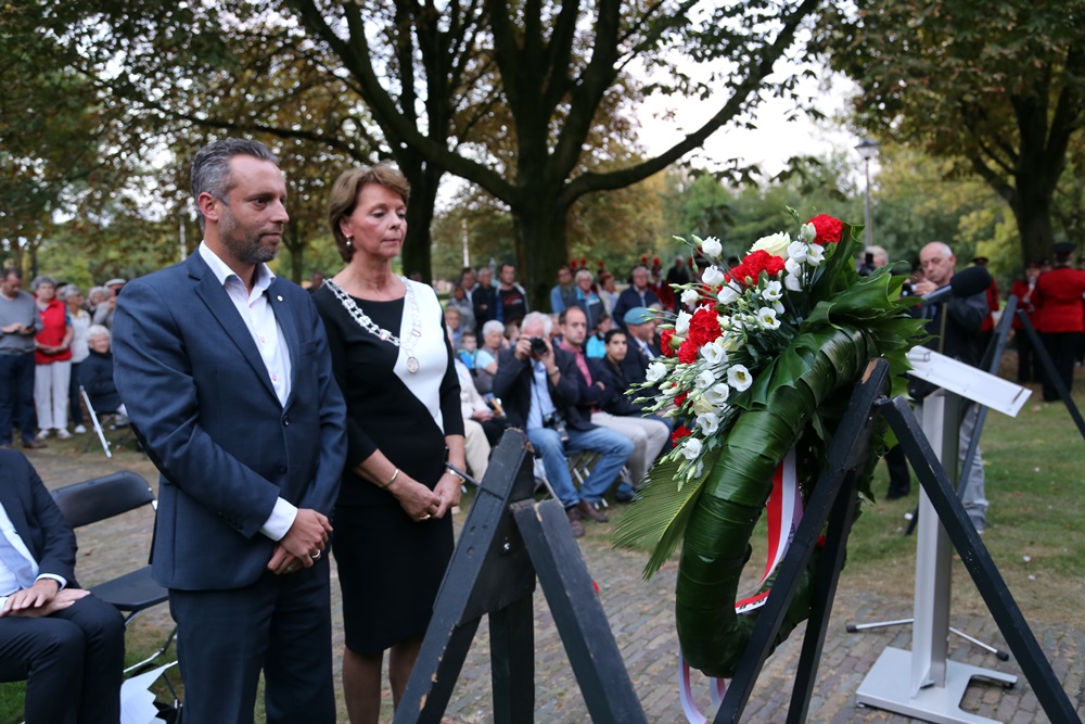 Fotoverslag herdenking Helmond 2016