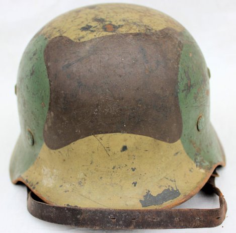 Bijzondere Duitse helm als nieuwste aanwinst bij het Achterhoeks Museum 1940-1945