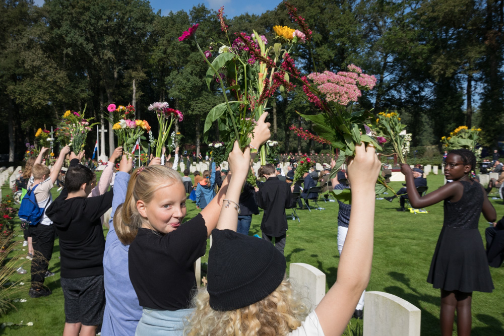 Fotoverslag Herdenking Airborne begraafplaats Oosterbeek