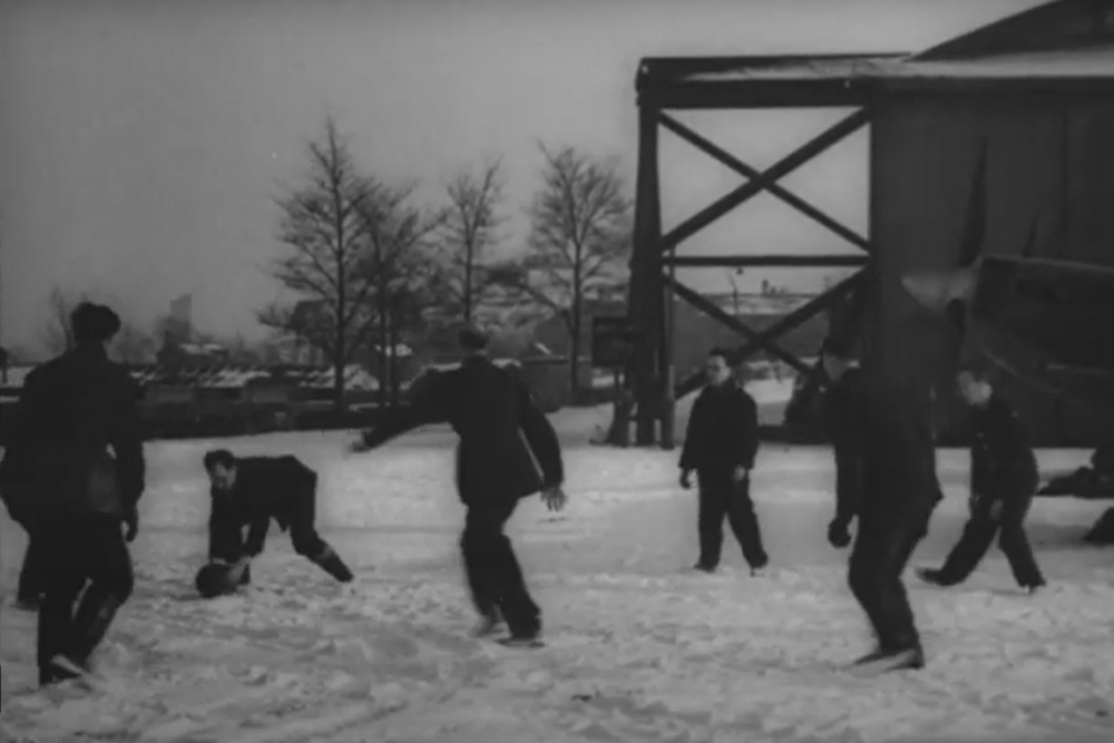 Spitfires en sneeuwballen: Kerstmis 1944 met de RAF