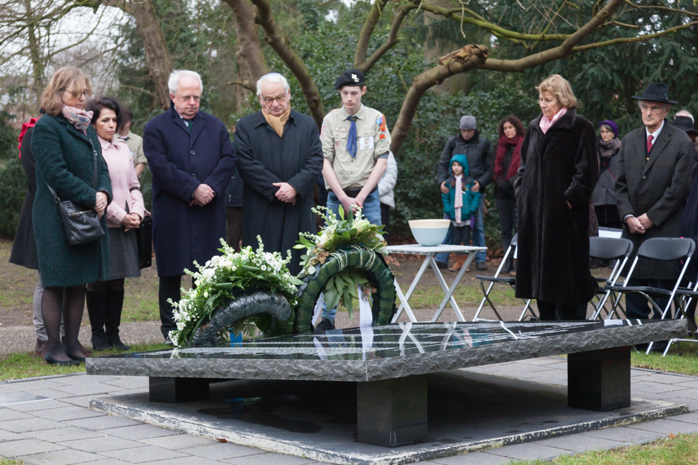 Herdenking Joods monument Ede