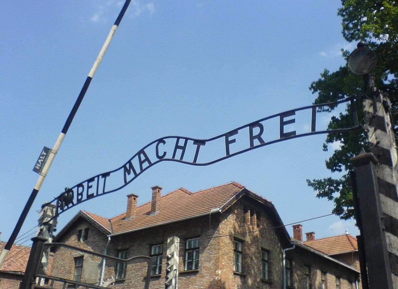 17-jarige Willi ziet zijn ouders en zusje in Auschwitz naar de gaskamers gaan