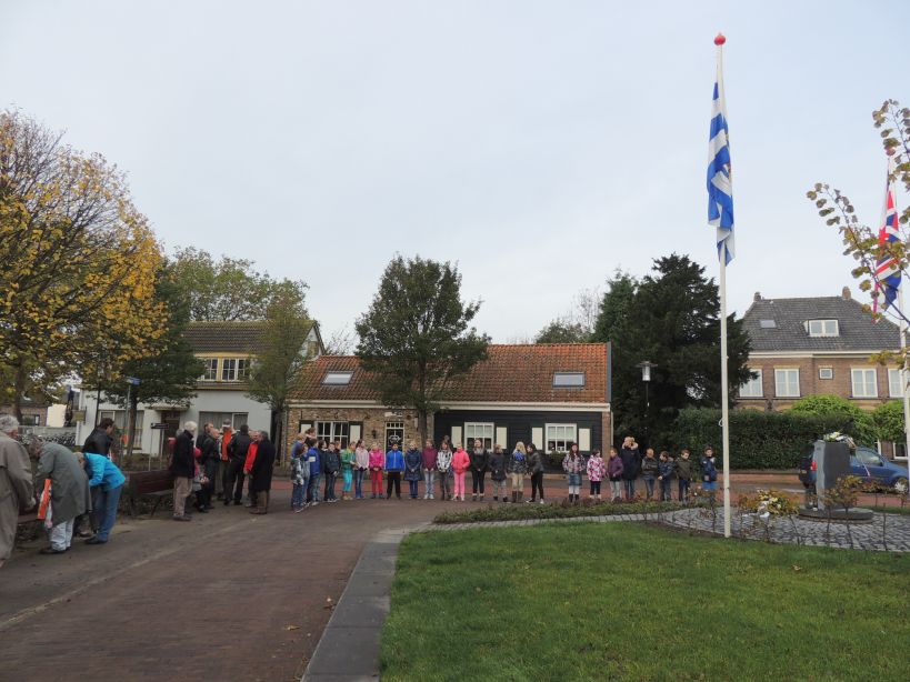 Herdenking Capitulatiemonument in Vrouwenpolder 2013