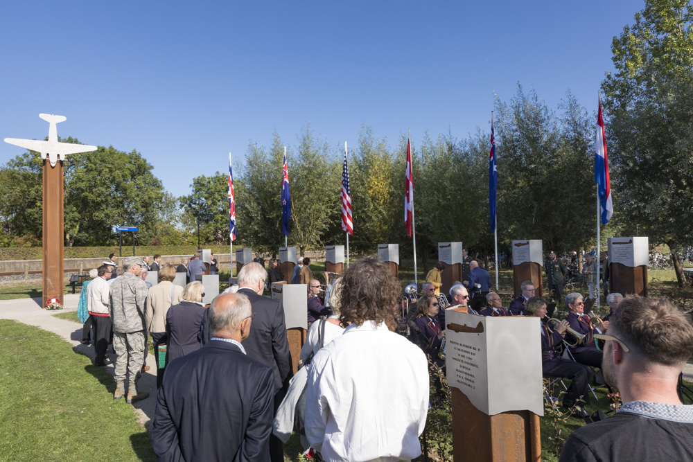 Photo Report Airmen in the line of fire