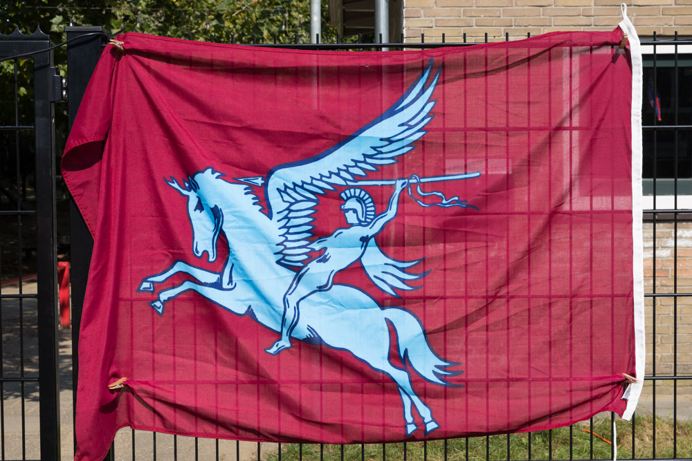 Fotoreportage onthulling plaquette 2 Airborne soldaten van het 11e Bataljon van het Parachute Regime