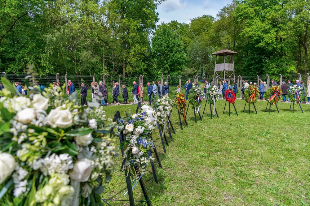 Herdenking in Nationaal Monument Kamp Vught