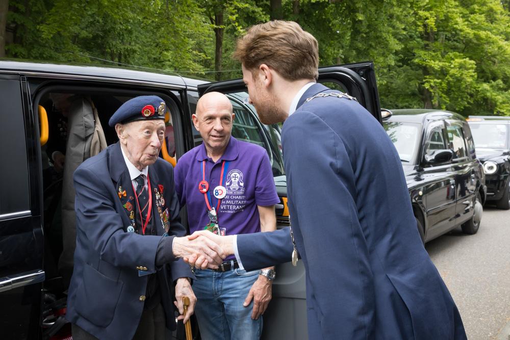 03-05: Fotoreportage aankomst Britse veteranen in Wageningen