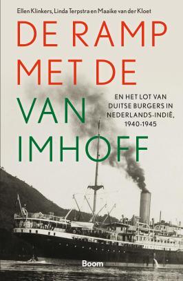 19-10: Boek over de ramp met de Van Imhoff aangeboden aan ministers